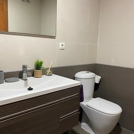 Ikebana - Modern With Parking & Swimming Pool *