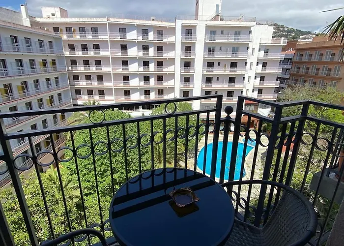 Ikebana - Modern With Parking & Swimming Pool Apartment