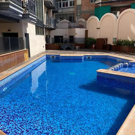 Ikebana - Modern With Parking & Swimming Pool
