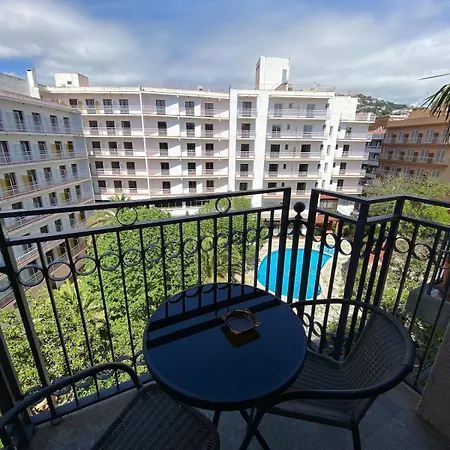 Ikebana - Modern With Parking & Swimming Pool アパート