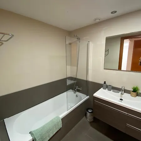 Ikebana - Modern With Parking & Swimming Pool يوريت دي مار