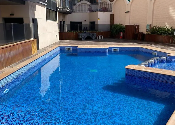 Ikebana - Modern With Parking & Swimming Pool