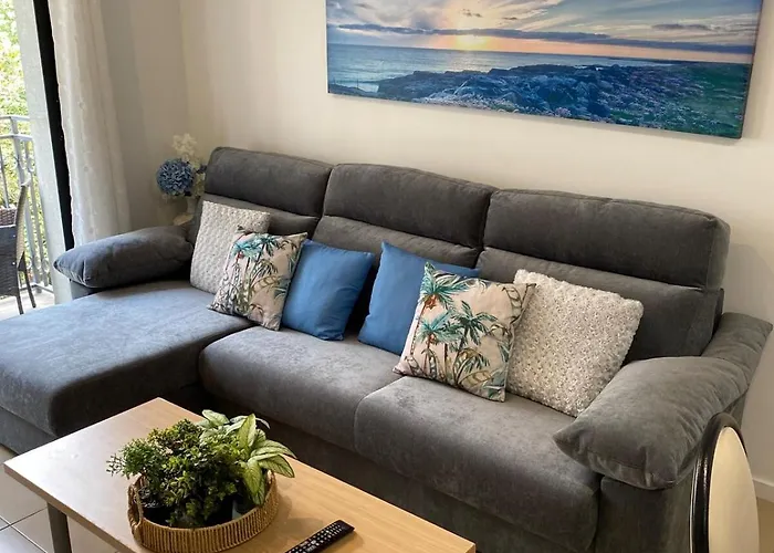 Ikebana - Modern With Parking & Swimming Pool *