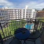Ikebana - Modern With Parking & Swimming Pool Apartment